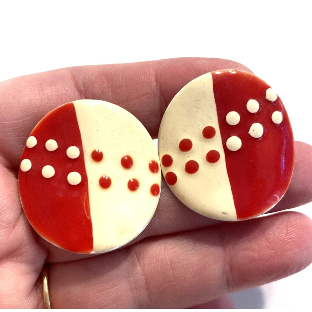Vintage Clip On Earrings Red & White Enamel on Metal Rounds Mod 1960's Fashion